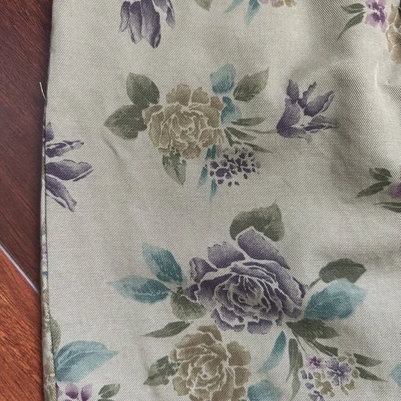 Kate Hill Petite Dark Floral Skirt - Picture 2 of 7